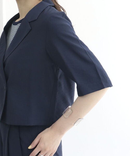 fredy emue（フレディエミュ）の「シワ加工 クロップド丈　ショートジャケット（テーラードジャケット・レディース・ネイビー/ミント・38）」の21枚目の写真