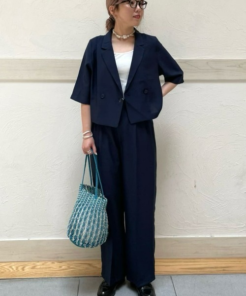 fredy emue（フレディエミュ）の「シワ加工 クロップド丈　ショートジャケット（テーラードジャケット・レディース・ネイビー/ミント・38）」の2枚目の写真