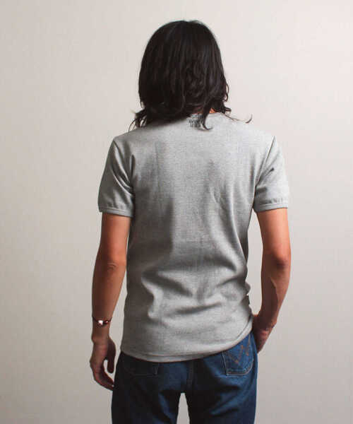 AVIREX（アヴィレックス）の「《DAILY/デイリー》RIB S/S V-NECK T-SHIRT /デイリー リブ 半袖 Vネック Tシャツ /AVIREX / アヴィレックス（Tシャツ/カットソー・メンズ・ホワイト/ブラック/グレー/ロイヤルブルー/チャコール/オリーブ・M/S/L/XL/XS）」の22枚目の写真