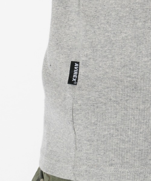 AVIREX（アヴィレックス）の「《DAILY/デイリー》RIB S/S V-NECK T-SHIRT /デイリー リブ 半袖 Vネック Tシャツ /AVIREX / アヴィレックス（Tシャツ/カットソー・メンズ・ホワイト/ブラック/グレー/ロイヤルブルー/チャコール/オリーブ・M/S/L/XL/XS）」の16枚目の写真