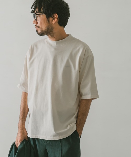 URBAN RESEARCH DOORS(アーバンリサーチドアーズ)の「モックネックタフTシャツ(Tシャツ/カットソー・メンズ・ホワイト/チャコールグレー/ベージュ/グリーン・MEDIUM/LARGE)」の5枚目の写真