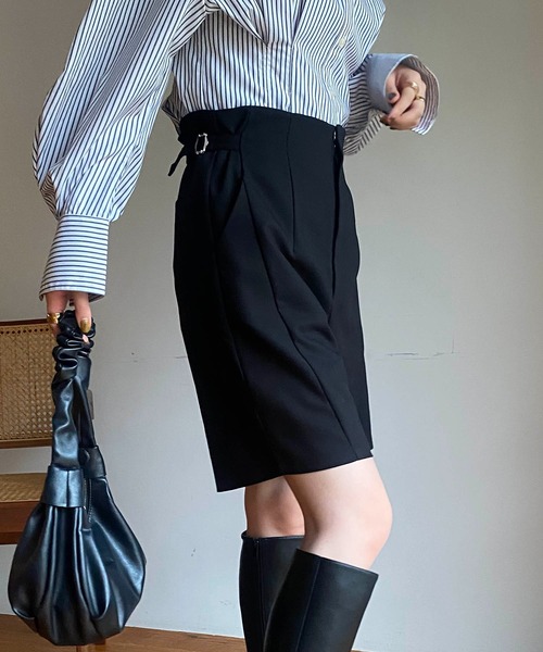 CAPRICIEUX LE'MAGE（カプリシューレマージュ）の「サイドベルトショートパンツ（その他パンツ・レディース・ブラック/ホワイト系その他・38/36）」の12枚目の写真