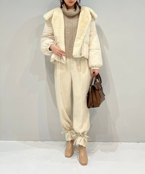 MAJESTIC LEGON（マジェスティックレゴン）の「エコファーカラーファイバーダウン（ダウンジャケット/コート・レディース・ベージュ/アイボリー・SMALL/MEDIUM）」の13枚目の写真