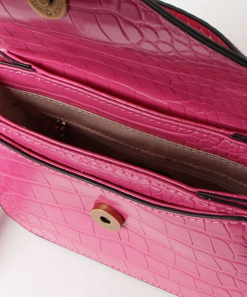 Guess(ゲス)の「RETOUR Mini Top Handle Crossbody(ショルダーバッグ・レディース・ピンク/イエロー/ブルー・ONE SIZE)」の16枚目の写真