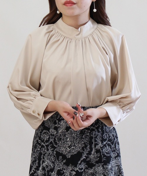 ASTORIA ODIER(アストリアオディール)の「ハイネックボリュームスリーブブラウス(シャツ/ブラウス・レディース・ホワイト/ベージュ/ブラウン/スモークピンク/ワイン・MEDIUM)」の4枚目の写真