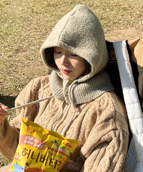 by muni:r（バイ ムニール）の「フードストリングバラクラバ（キャップ・レディース・ブラック/アイボリー/チャコール/ベージュ・ONE SIZE）」の4枚目の写真