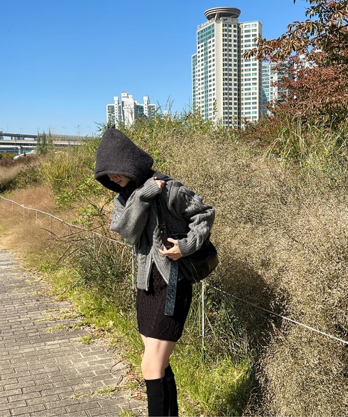 by muni:r（バイ ムニール）の「フードストリングバラクラバ（キャップ・レディース・ブラック/アイボリー/チャコール/ベージュ・ONE SIZE）」の7枚目の写真