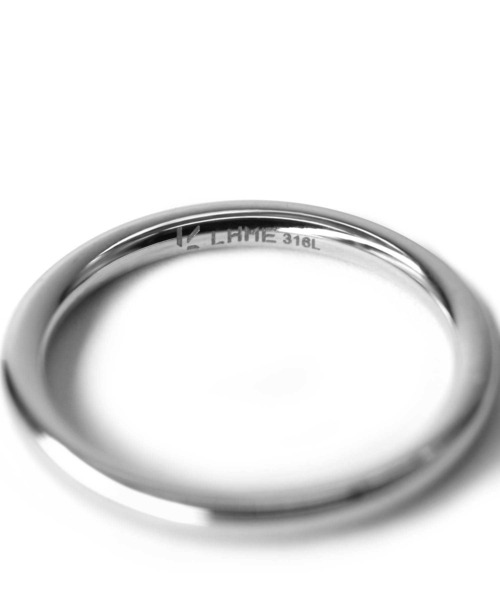 LHME（エルエイチエムイー）の「LHME スリムプレーンリング/サージカルステンレス316L（金属アレルギー対応）（リング・レディース・シルバー/イエローゴールド・9号/11号/13号/15号）」の5枚目の写真