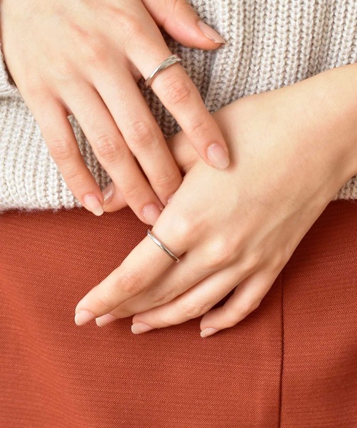 LHME（エルエイチエムイー）の「LHME スリムプレーンリング/サージカルステンレス316L（金属アレルギー対応）（リング・レディース・シルバー/イエローゴールド・9号/11号/13号/15号）」の12枚目の写真