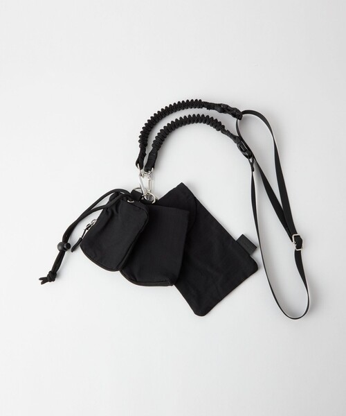 green label relaxing（グリーンレーベルリラクシング）の「【別注】＜fellowww＞ スリング 3連 ポーチ（ショルダーバッグ・メンズ・その他1/ブラック・FREE）」の2枚目の写真