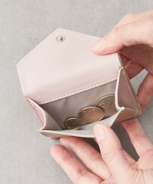 Actually(アクチュアリー)の「カウレザー ミニウォレット(財布・レディース・グレイッシュベージュ/ゴールド/イエロー/ラベンダー・フリー)」の11枚目の写真