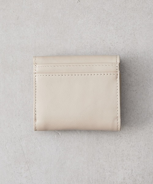 Actually(アクチュアリー)の「カウレザー ミニウォレット(財布・レディース・グレイッシュベージュ/ゴールド/イエロー/ラベンダー・フリー)」の16枚目の写真