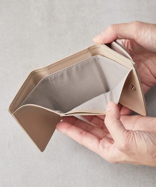 Actually(アクチュアリー)の「カウレザー ミニウォレット(財布・レディース・グレイッシュベージュ/ゴールド/イエロー/ラベンダー・フリー)」の18枚目の写真