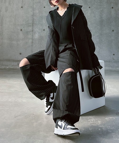 PAGEBOY（ページボーイ）の「ローライズカーゴパンツ / セットアップ対応（カーゴパンツ・レディース・ストライプ/グレイッシュベージュ/ブラック・FREE）」の4枚目の写真