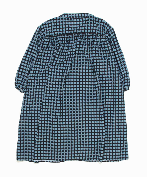 sandy(サンディー)の「【sandy】プリントヨークギャザーワンピース(ワンピース・レディース・オフホワイト/ブルー/ブラック・FREE)」の4枚目の写真