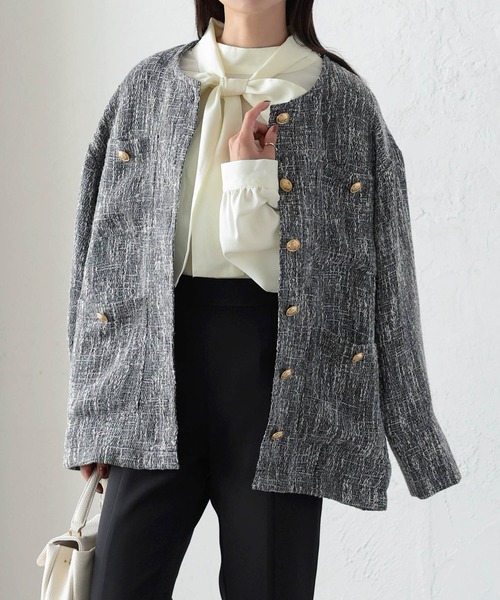 KOBE LETTUCE（コウベレタス）の「ゴールドボタンツイードジャケット（ノーカラージャケット・レディース・ブラック/オフホワイト・FREE）」の2枚目の写真