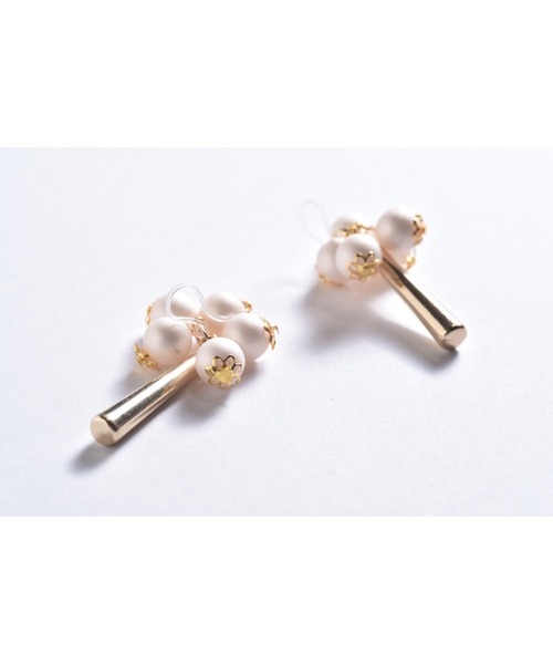 tone(トーン)の「【Astyle】マットパールスティック樹脂ピアス(MA)(ピアス(両耳用)・レディース・ゴールド・FREE)」の3枚目の写真