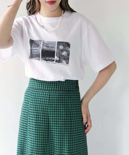 HER CLOSET（ハークローゼット）の「【shemoshelly】WEB限定モノクロフォトプリントロゴTシャツ（Tシャツ/カットソー・レディース・ホワイト/ホワイト系その他・S/M/L）」の19枚目の写真