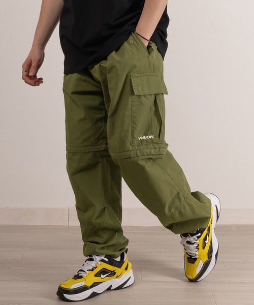 VISION STREET WEAR(ヴィジョンストリートウェア)の「【VISION STREET WEAR/ヴィジョンストリートウェア】2WAY ワンポイントロゴ刺繍 ジップオフワイドカーゴパンツ/ミリタリーパンツ/カーゴショーツ/オールシーズン対応(カーゴパンツ・メンズ・パープル/ブラック/オリーブ/アイボリー・M/L/XL)」の3枚目の写真