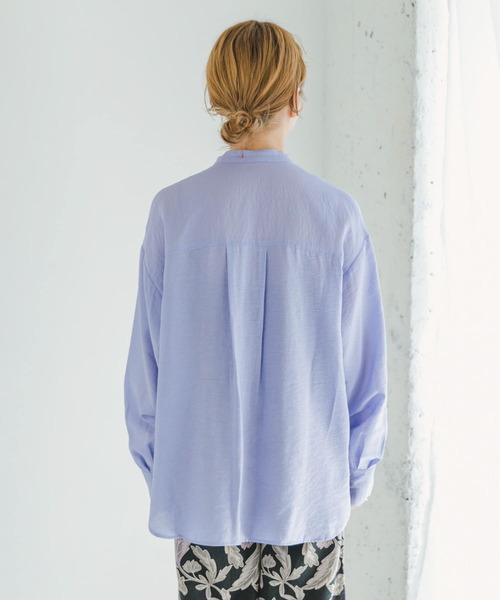 ITEMS URBANRESEARCH（アイテムズ アーバンリサーチ）の「シアーポケットシャツ（シャツ/ブラウス・レディース・ブラック/ホワイト/ブルー・FREE）」の17枚目の写真