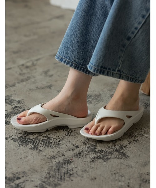 Re:EDIT（リエディ）の「[大きいサイズ有][ユニセックス]クッションフリップトングサンダル（サンダル・レディース・アイボリー/ブラック・S～Ｍ/L～LL/M～Ｌ/LL～3L）」の11枚目の写真