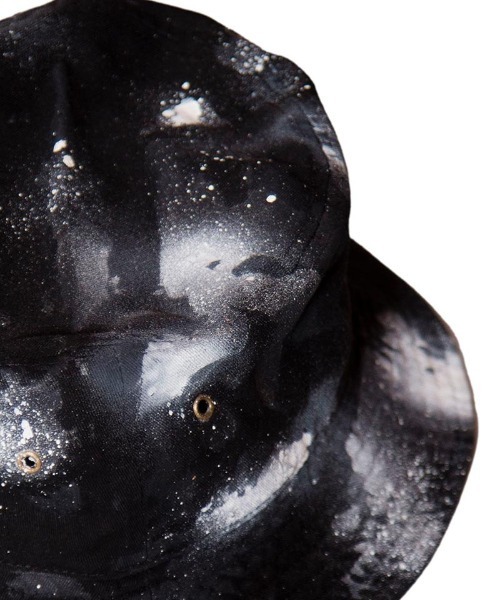 NO ID.（ノーアイディ）の「mko11141ｽﾌﾟﾚｰﾍﾟｲﾝﾄﾂｲﾙﾊﾞｹｯﾄﾊｯﾄ（ハット）」 WEAR