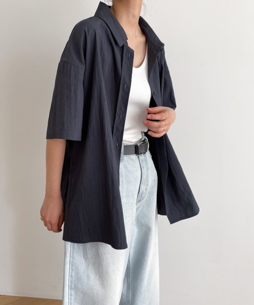 CANAL JEAN（キャナルジーン）の「【セットアップ対応】El mar(エルマール) レーヨンナイロン半袖シャツ（シャツ/ブラウス・レディース・チャコールグレー/ブラック・ONE SIZE）」の4枚目の写真