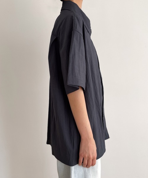 CANAL JEAN（キャナルジーン）の「【セットアップ対応】El mar(エルマール) レーヨンナイロン半袖シャツ（シャツ/ブラウス・レディース・チャコールグレー/ブラック・ONE SIZE）」の3枚目の写真