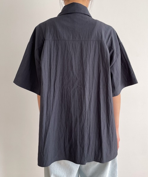 CANAL JEAN（キャナルジーン）の「【セットアップ対応】El mar(エルマール) レーヨンナイロン半袖シャツ（シャツ/ブラウス・レディース・チャコールグレー/ブラック・ONE SIZE）」の5枚目の写真