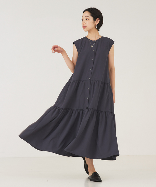 qualite（カリテ）の「ソフトタフタティアードワンピース（ワンピース・レディース・チャコールグレー/カーキ・フリー）」の2枚目の写真