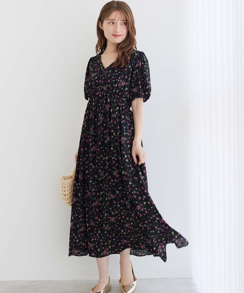 fifth(フィフス)の「小花柄Vネックワンピース(ワンピース・レディース・ブラック・M)」の2枚目の写真