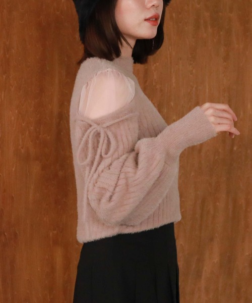 archives（アルシーヴ）の「ショルダーシアーリブフェザーニット（ニット/セーター・レディース・ブラック/ブルーグレー/ピンクベージュ/アイボリー・MEDIUM）」の6枚目の写真