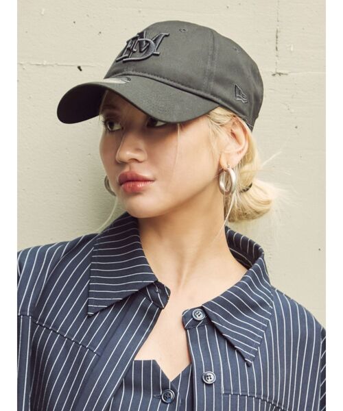 NEWERA EK COLLECTION（ニューエライーケーコレクション）の「【ニューエラコラボ】エンブロイダリーロゴキャップ（キャップ・レディース・ブラウン/ブラック・FREE）」の5枚目の写真