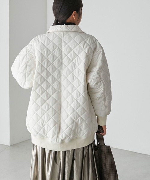 forksy.(フォルクシー)の「【forksy.】ダイヤキルティングパフィーミドルジャケット(ブルゾン・レディース・ブラック/カーキ/アイボリー・FREE)」の14枚目の写真