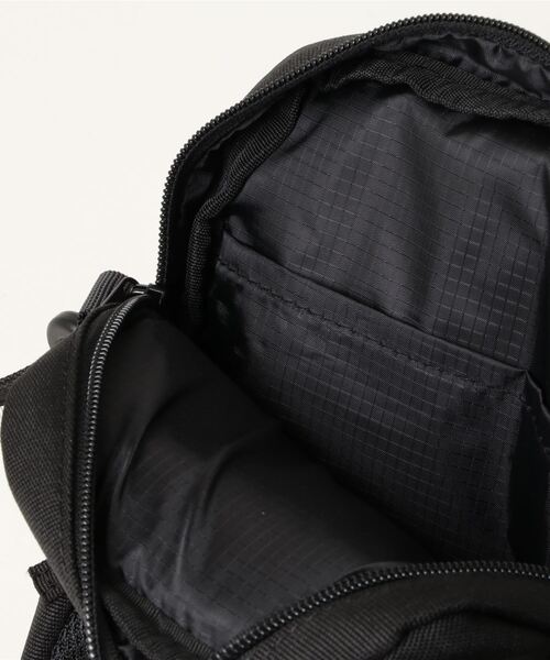 BEN DAVIS(ベンデイビス)の「《BEN DAVIS》EMBRO SHOULDER(ショルダーバッグ・メンズ・ブラック・FREE)」の5枚目の写真