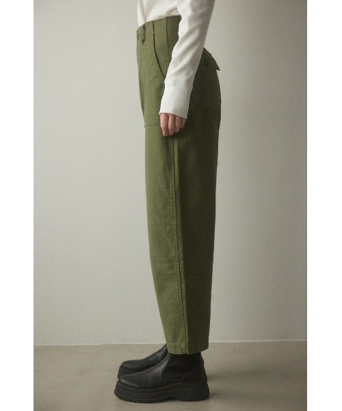 BLACK BY MOUSSY（ブラックバイマウジー）の「baker pants(ベイカーパンツ)（カーゴパンツ・レディース・カーキ/オフホワイト/ブラック・2/1）」の14枚目の写真