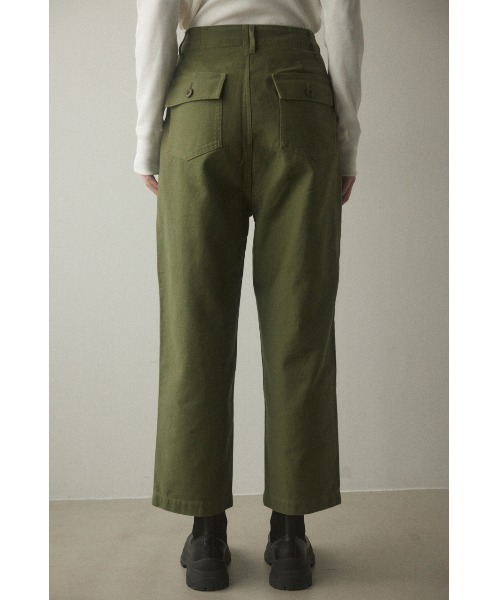 BLACK BY MOUSSY（ブラックバイマウジー）の「baker pants(ベイカーパンツ)（カーゴパンツ・レディース・カーキ/オフホワイト/ブラック・2/1）」の15枚目の写真