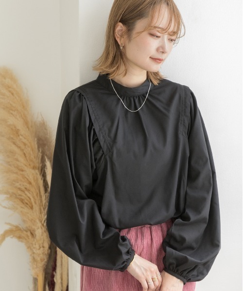 ad thie(アドティエ)の「ウィングショルダー バンドカラー ブラウス(シャツ/ブラウス・レディース・ブラウン/ブラック/オフホワイト/ネイビー×ホワイト/ホワイト×イエロー・FREE)」の15枚目の写真