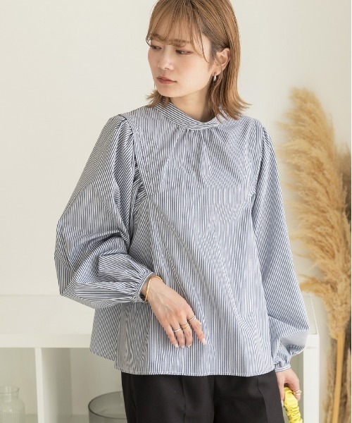 ad thie(アドティエ)の「ウィングショルダー バンドカラー ブラウス(シャツ/ブラウス・レディース・ブラウン/ブラック/オフホワイト/ネイビー×ホワイト/ホワイト×イエロー・FREE)」の20枚目の写真