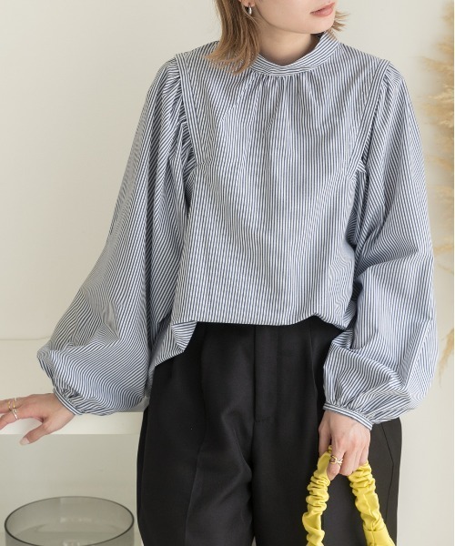 ad thie(アドティエ)の「ウィングショルダー バンドカラー ブラウス(シャツ/ブラウス・レディース・ブラウン/ブラック/オフホワイト/ネイビー×ホワイト/ホワイト×イエロー・FREE)」の21枚目の写真