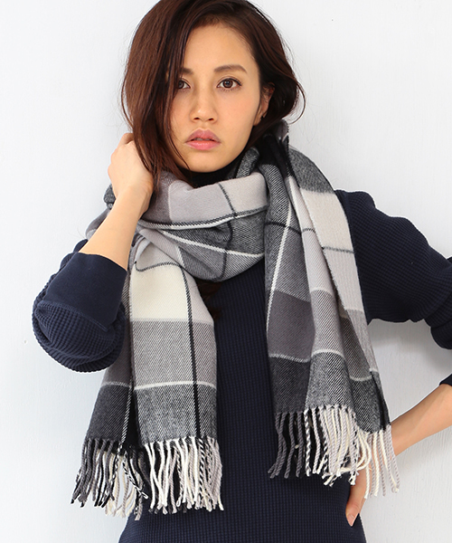 B:MING by BEAMS（ビーミングバイビームス）の「ビーミング by ビームス / タータンチェックストール 2015FW（ストール/ショール・レディース・ブラック/グリーン/ブルー/レッド・ONE SIZE）」の2枚目の写真