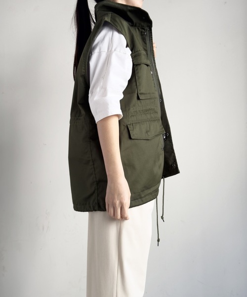 COMMON WARE（コモンウェアー）の「COMMONWARE:TCツイルスタンドカラーM65 ミリタリーベスト（ベスト・レディース・カーキ/ブラック/オフホワイト・XL/L/M）」の21枚目の写真