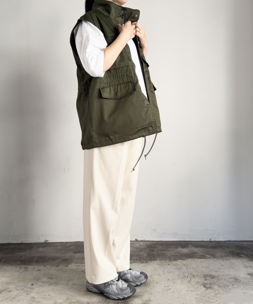 COMMON WARE（コモンウェアー）の「COMMONWARE:TCツイルスタンドカラーM65 ミリタリーベスト（ベスト・レディース・カーキ/ブラック/オフホワイト・XL/L/M）」の19枚目の写真
