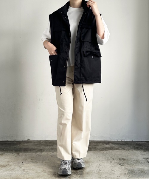 COMMON WARE（コモンウェアー）の「COMMONWARE:TCツイルスタンドカラーM65 ミリタリーベスト（ベスト・レディース・カーキ/ブラック/オフホワイト・XL/L/M）」の12枚目の写真