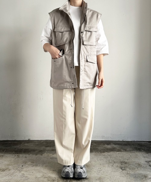 COMMON WARE（コモンウェアー）の「COMMONWARE:TCツイルスタンドカラーM65 ミリタリーベスト（ベスト・レディース・カーキ/ブラック/オフホワイト・XL/L/M）」の4枚目の写真