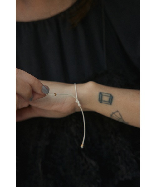 BLACK BY MOUSSY(ブラックバイマウジー)の「plate bracelet(プレートブレスレット)(ブレスレット・レディース・レッド/ブラック/ホワイト・FREE)」の14枚目の写真