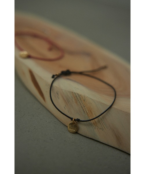 BLACK BY MOUSSY(ブラックバイマウジー)の「plate bracelet(プレートブレスレット)(ブレスレット・レディース・レッド/ブラック/ホワイト・FREE)」の6枚目の写真