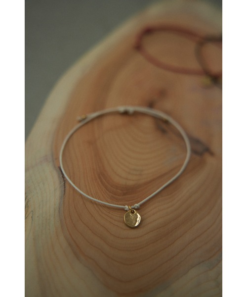 BLACK BY MOUSSY(ブラックバイマウジー)の「plate bracelet(プレートブレスレット)(ブレスレット・レディース・レッド/ブラック/ホワイト・FREE)」の7枚目の写真