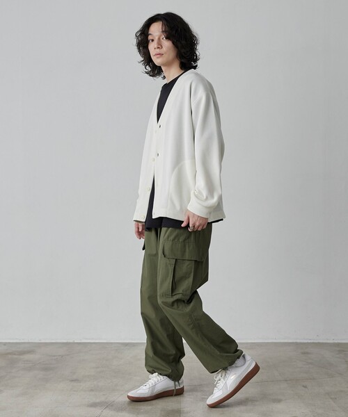 coen（コーエン）の「【RIB TECHシリーズ】ライトVネックカーディガン（カーディガン/ボレロ・メンズ・ネイビー/オフホワイト/ブラック/ベージュ・S/M/L/XL）」の17枚目の写真