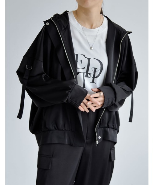 Re:EDIT（リエディ）の「[2024SS COLLECTION]サテンフーディージップブルゾン（ブルゾン・レディース・ホワイト/ベージュ系その他/モカ/ブラック/グレー系その他/グレー・MEDIUM/LARGE）」の3枚目の写真